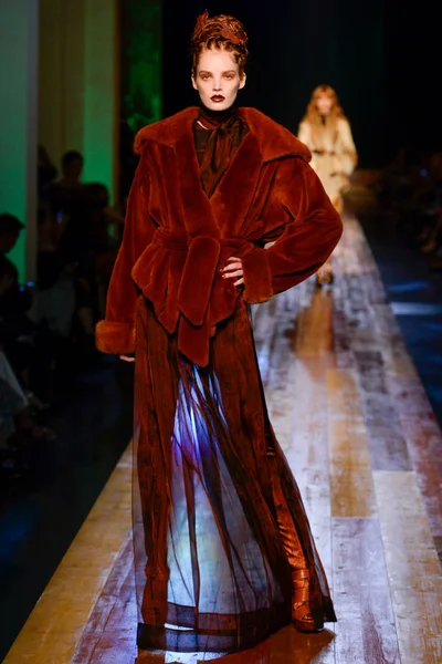 Look 5